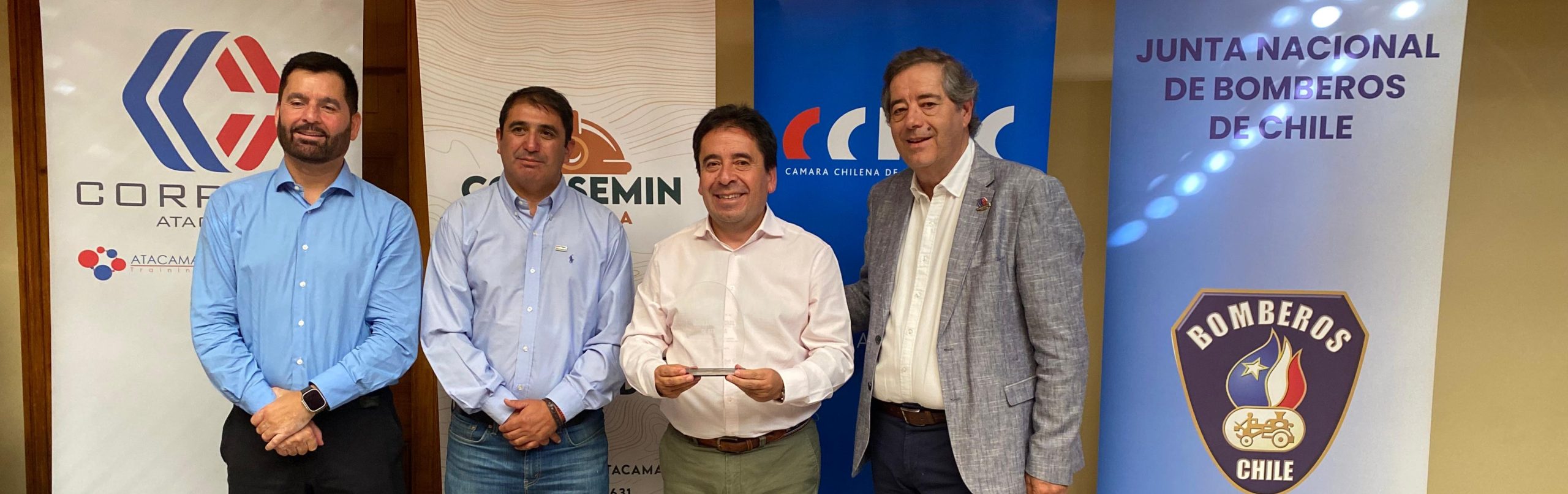 Reconocen a empresas e instituciones que participaron en la campaña “Atacama ayuda a la Región de Valparaíso”